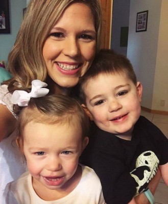Everyday Moms: Meet Danielle - A Life From Scratch.